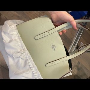 coach light green tote